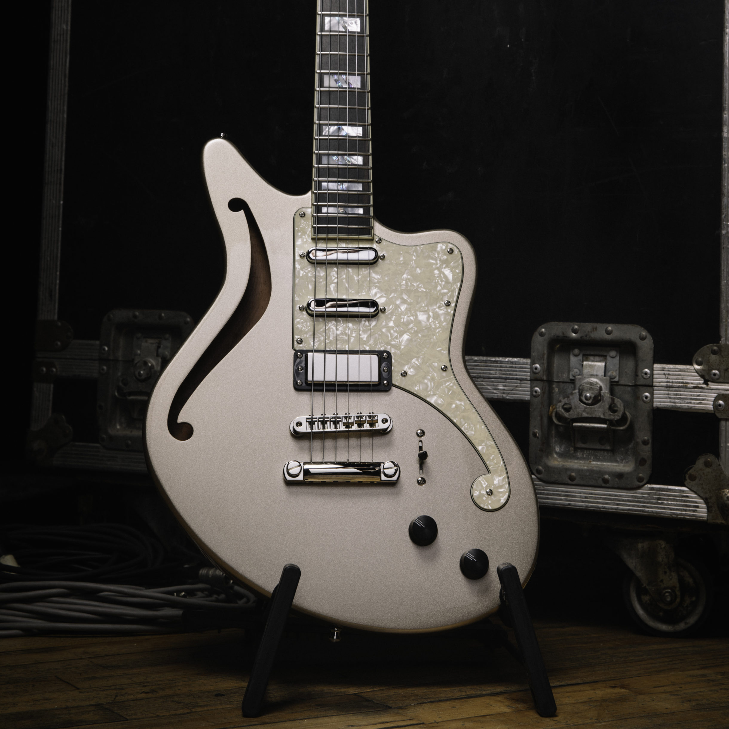 Deluxe Bedford SH - D'Angelico Guitars